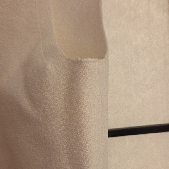 VINCE. Women's White Sleeveless Top - Picture 4 of 6